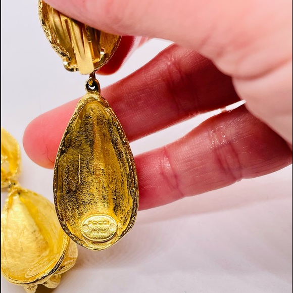 Stunning “POGGI Paris” Vtg gold tone clip on statement earrings (2.5x1”) - Picture 5 of 5